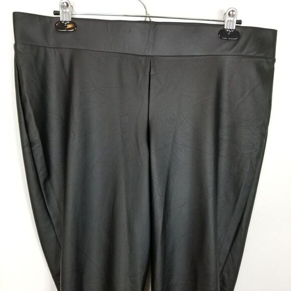 Torrid Women Plus Full Length Signature Waist Faux Leather Legging Size 2X Black - Picture 2 of 6